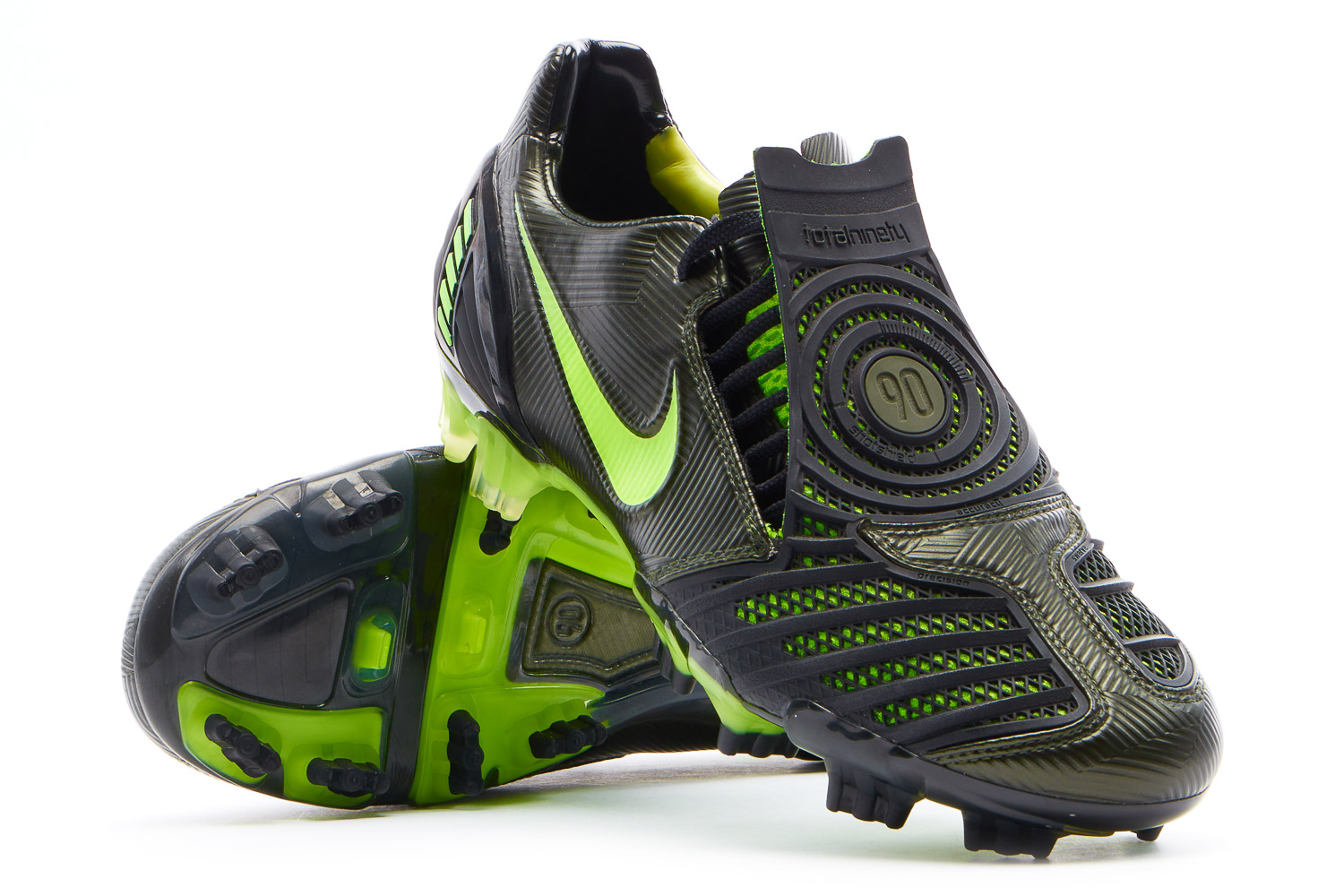 Kenapa Total 90 Jadi Sepatu Paling 2000-an?